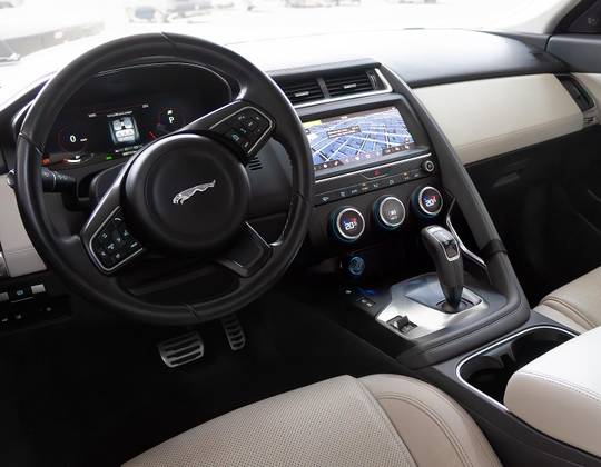 JAGUAR E-PACE 2.0 16V P250 GASOLINA FIRST EDITION AWD AUTOMÁTICO JAGUAR E-PACE 2.0 16V P250 GASOLINA FIRST EDITION AWD AUTOMÁTICO